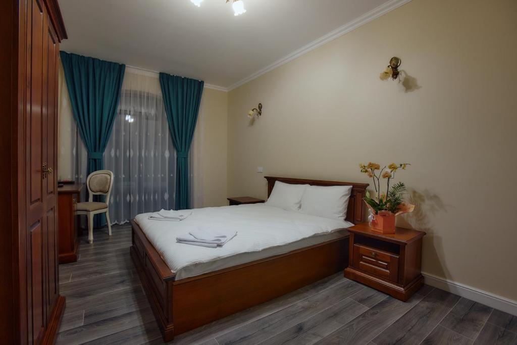Hotel Imperium Botiz Luaran gambar