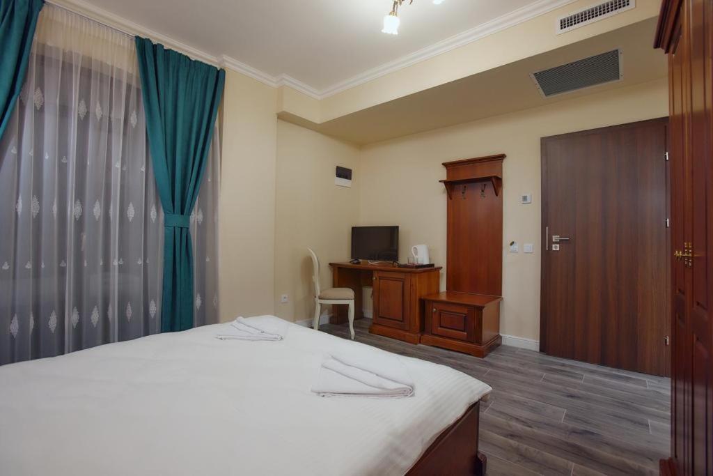 Hotel Imperium Botiz Luaran gambar