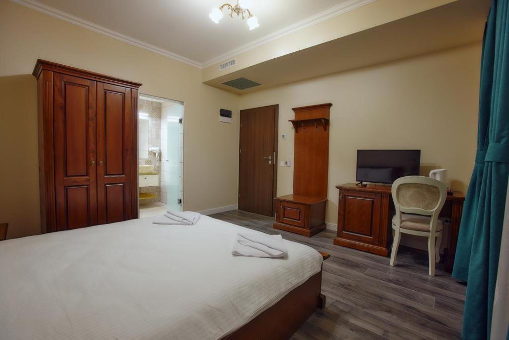 Hotel Imperium Botiz Luaran gambar